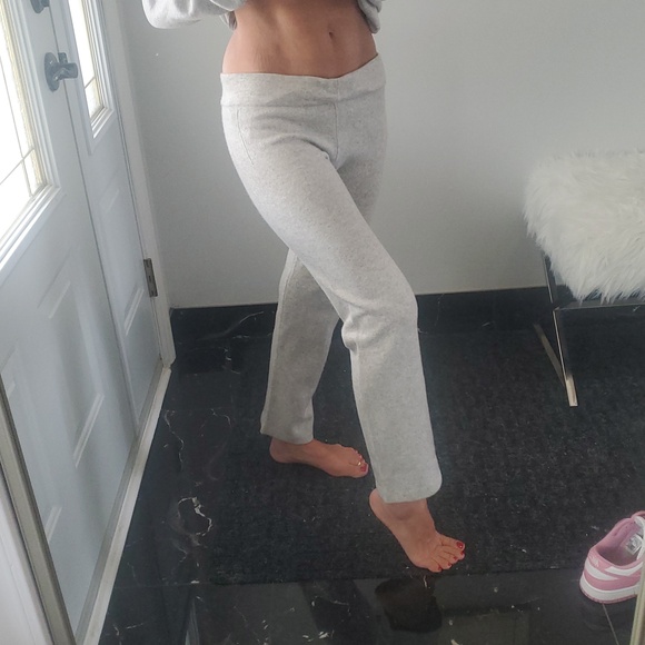 Neiman Marcus Pants - Neiman Marcus Gray 100% Cashmere Knit Classic Cropped Low Rise Lounge Pants